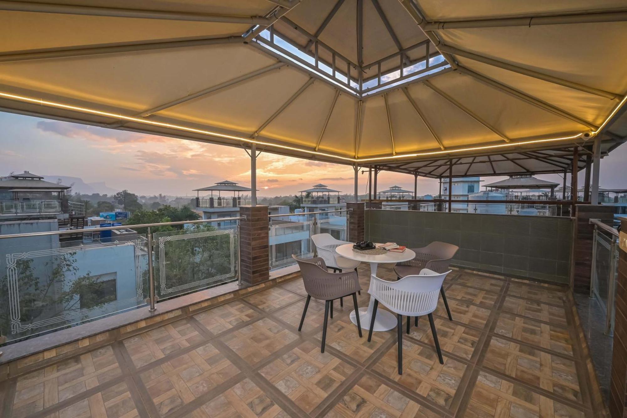 Azure Retreat Villa By Tropicana Stays Lonavla Exterior foto